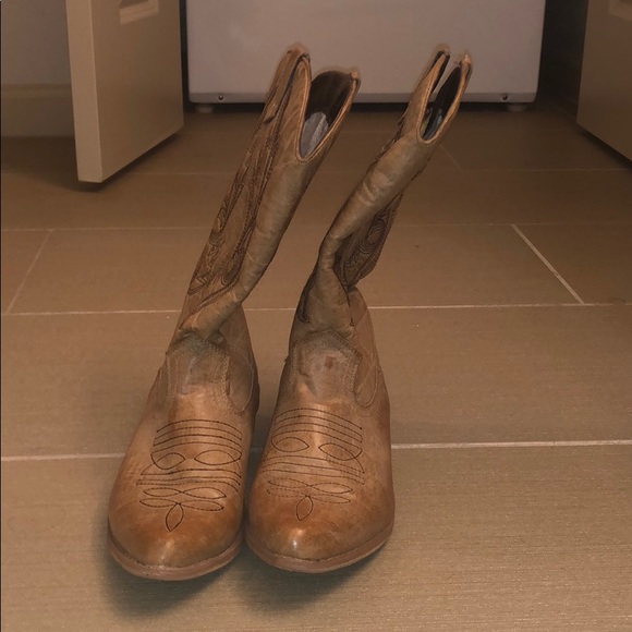 Shoes - Cowboys boots